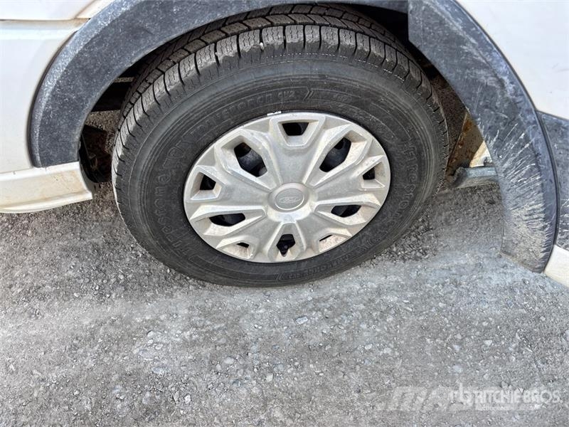 Ford Transit 350 XLT 15 Passenger Van Furgone chiuso