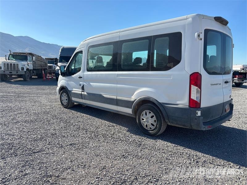 Ford Transit 350 XLT 15 Passenger Van Furgone chiuso
