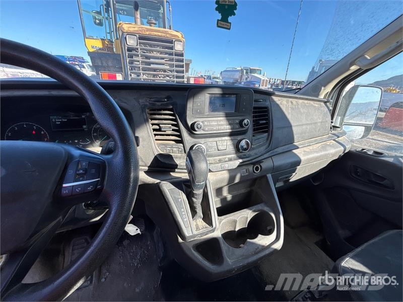 Ford Transit 350 XLT 15 Passenger Van Furgone chiuso