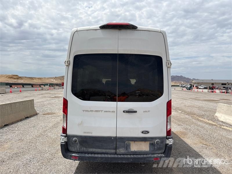 Ford Transit 350 XLT 15 Passenger Van Furgonetas cerradas