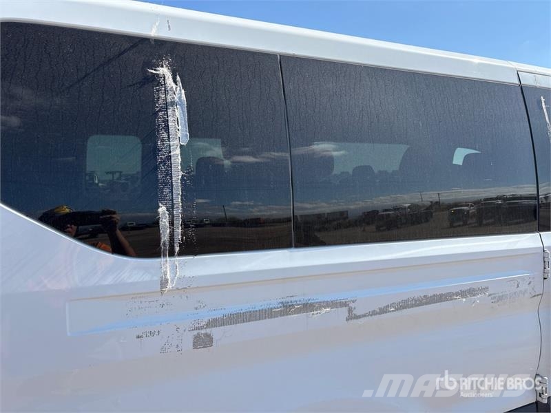 Ford Transit 350 XLT 12 Passenger Van Preču pārvadāšanas furgoni