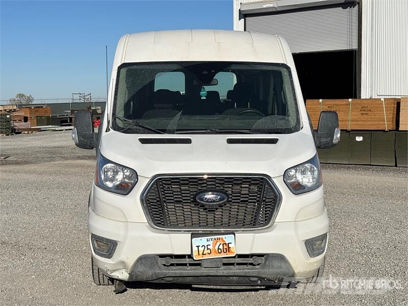 Ford Transit 350 XLT 15 Passenger Van Furgone chiuso