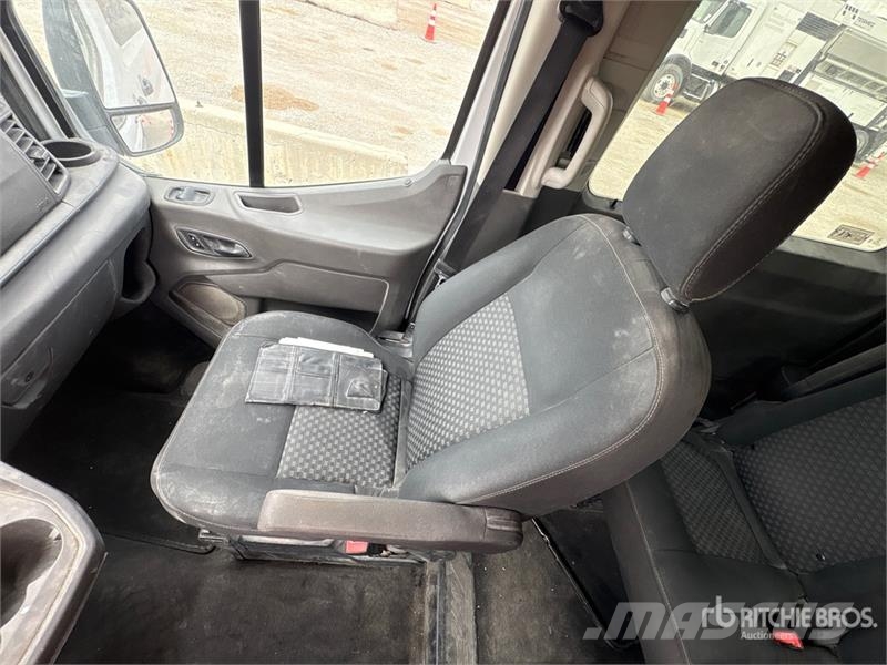 Ford Transit 350 XLT 15 Passenger Van Furgonetas cerradas