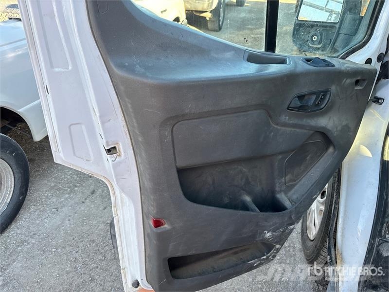 Ford Transit 350 XLT 15 Passenger Van Furgone chiuso