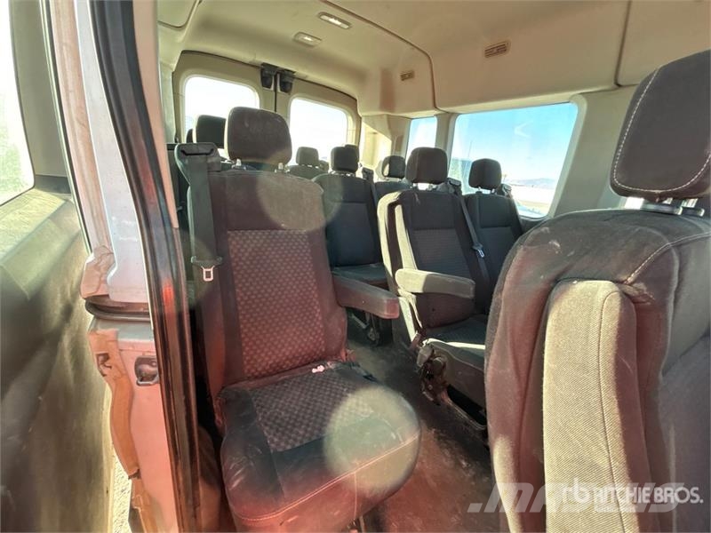 Ford Transit 350 XLT 15 Passenger Van Furgone chiuso