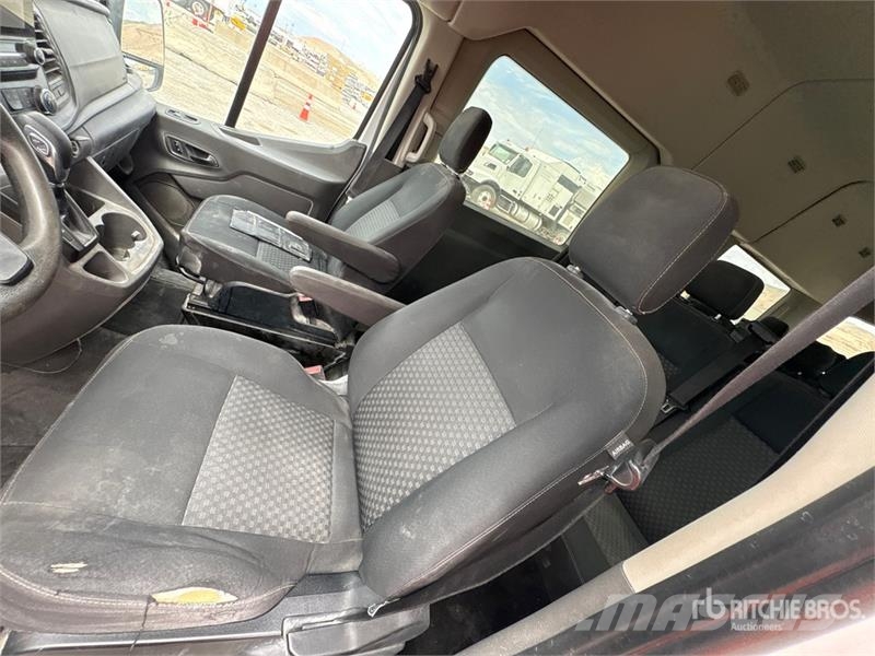 Ford Transit 350 XLT 15 Passenger Van Furgonetas cerradas