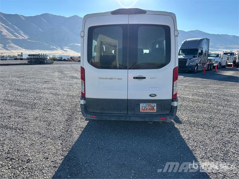Ford Transit 350 XLT 15 Passenger Van Furgone chiuso