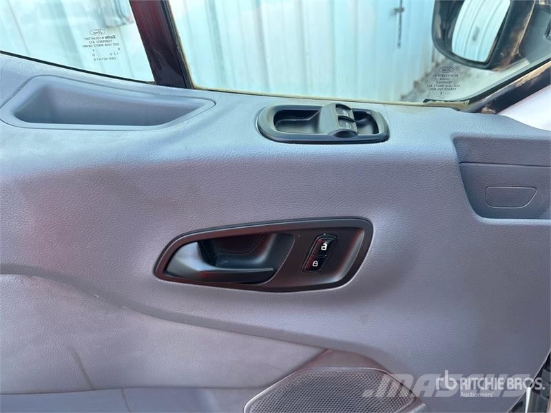 Ford Transit Cargo Van Furgone chiuso