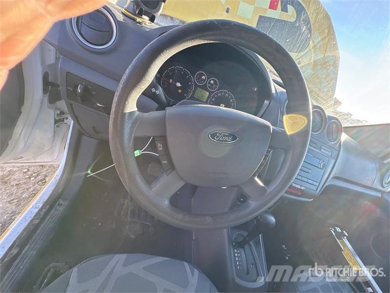 Ford Transit Connect Preču pārvadāšanas furgoni