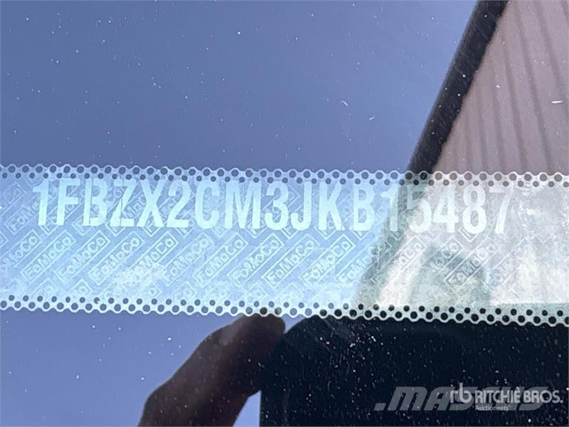 Ford Transit Passenger Van 廂式貨物運輸車