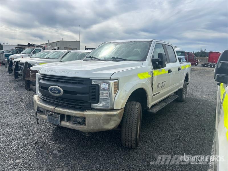 Ford XL 4x4 Crew Cab Pickup 其他