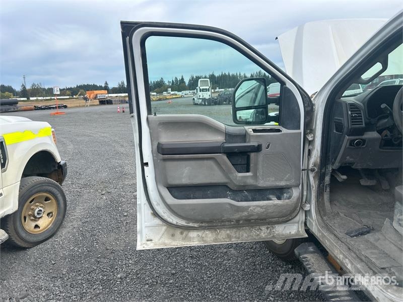 Ford XL 4x4 Crew Cab Pickup 其他