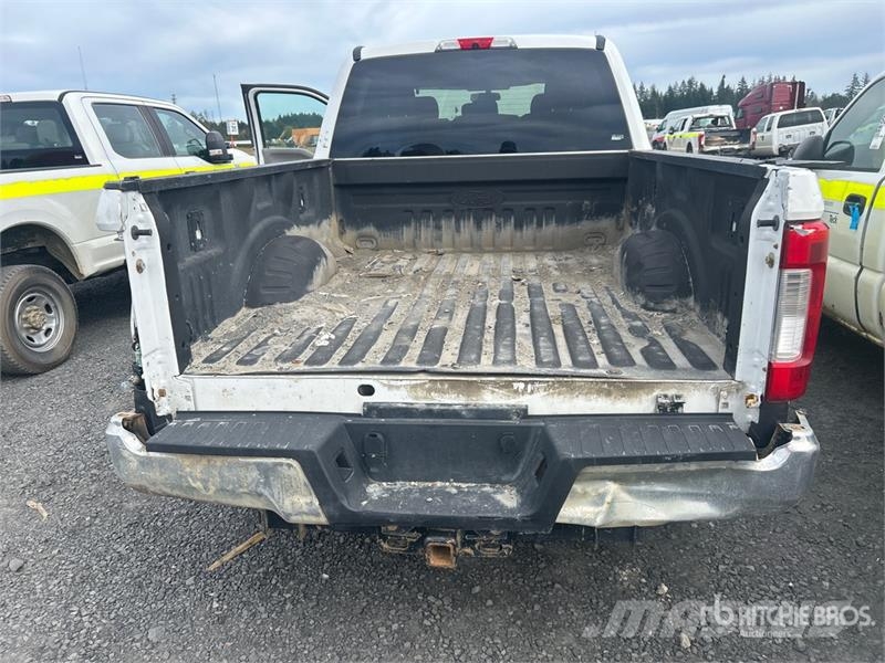 Ford XL 4x4 Crew Cab Pickup 其他