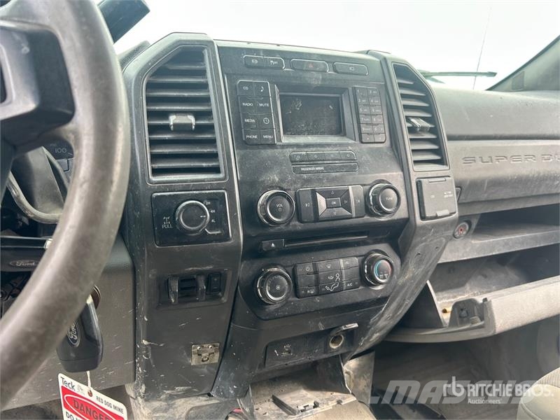 Ford XL 4x4 Crew Cab Pickup 其他