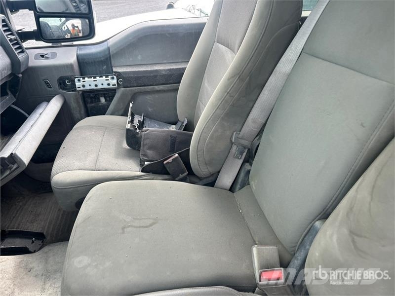 Ford XL 4x4 Crew Cab Pickup 其他