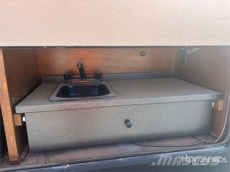 Forest River 24 ft T/A Travel Trailer Otros remolques