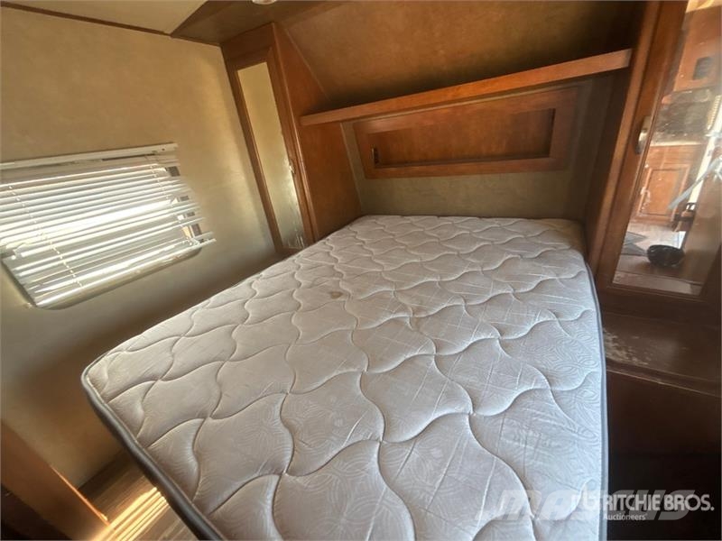 Forest River 24 ft T/A Travel Trailer Otros remolques
