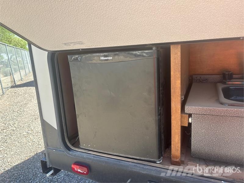 Forest River 24 ft T/A Travel Trailer Otros remolques
