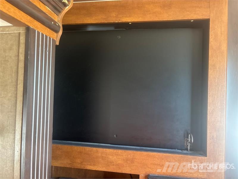 Forest River 24 ft T/A Travel Trailer Otros remolques