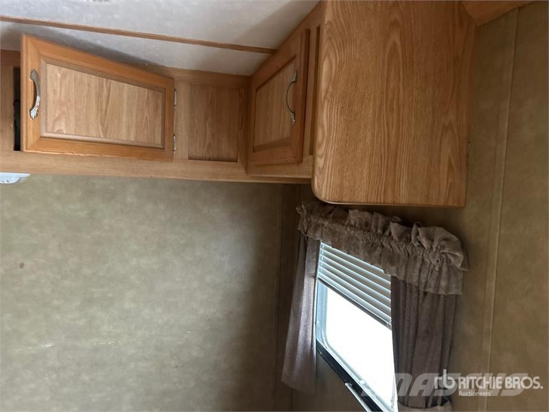 Forest River Work & Play 24 ft T/A Toy Hauler Travel Trailer Autre remorque