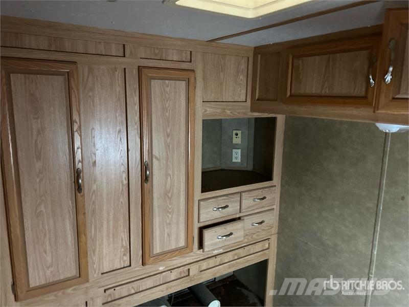 Forest River Work & Play 24 ft T/A Toy Hauler Travel Trailer Autre remorque