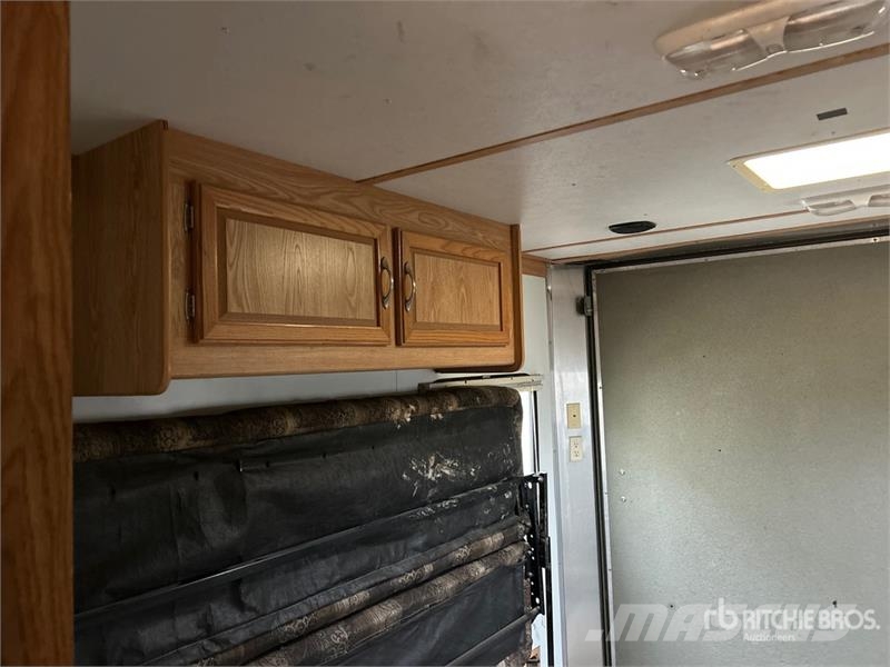 Forest River Work & Play 24 ft T/A Toy Hauler Travel Trailer Autre remorque