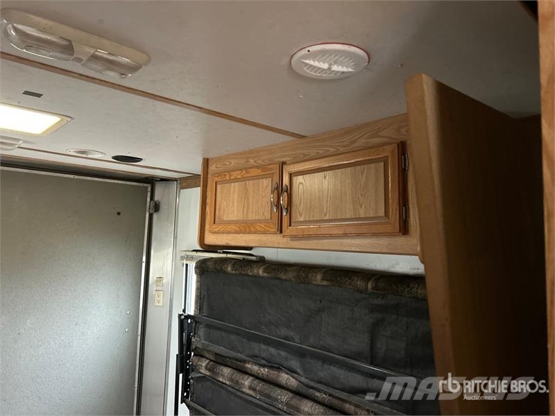 Forest River Work & Play 24 ft T/A Toy Hauler Travel Trailer Autre remorque