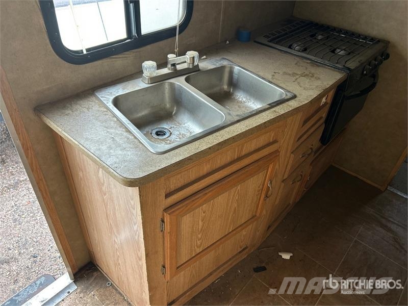 Forest River Work & Play 24 ft T/A Toy Hauler Travel Trailer Autre remorque