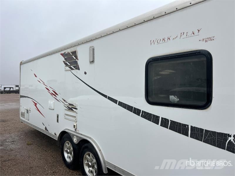 Forest River Work & Play 24 ft T/A Toy Hauler Travel Trailer Autre remorque
