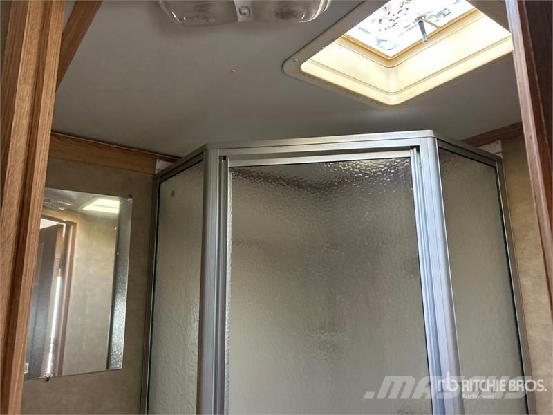 Forest River Work & Play 24 ft T/A Toy Hauler Travel Trailer Autre remorque