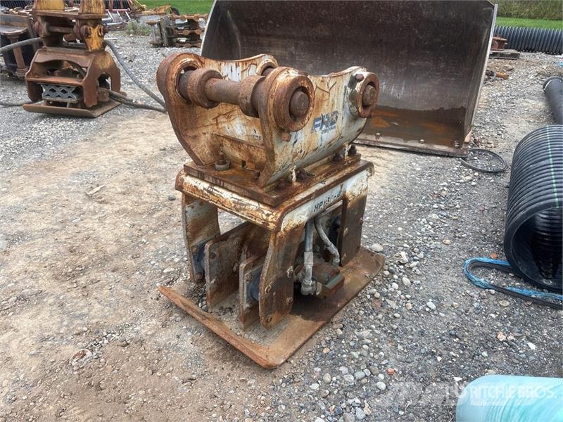 FRD 28 in Plate Compactor Attachment Vibroplater