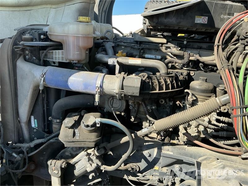  Freightiner Cascadia 126 6x4 T/A Sleeper Truck Tra Vilcēji