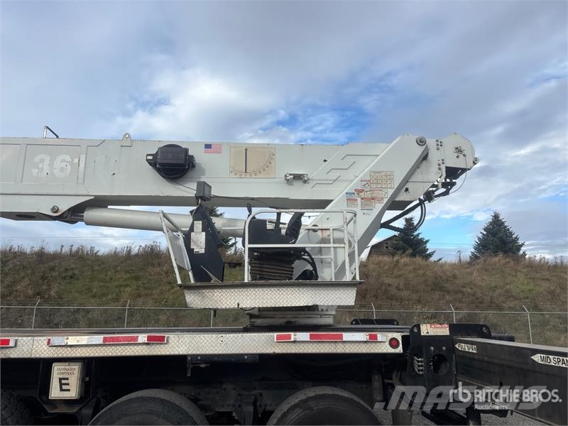Freightliner 108SD Kamioni sa kranom