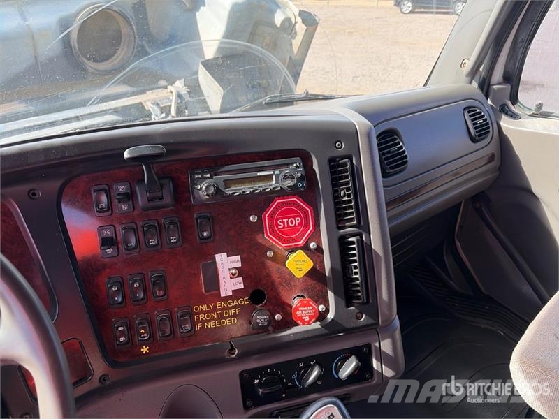 Freightliner 108SD Caminhão-pipa