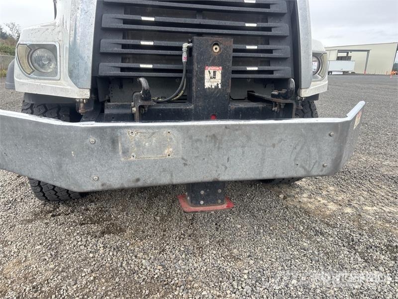 Freightliner 108SD Kamioni sa kranom