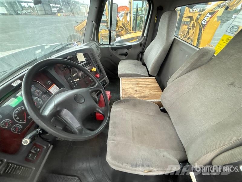 Freightliner 108SD Kamioni sa kranom