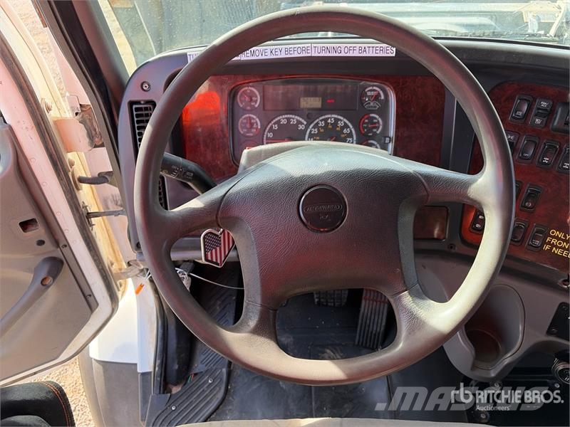 Freightliner 108SD Caminhão-pipa