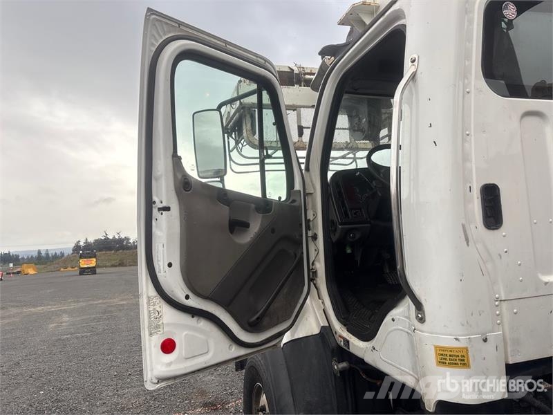 Freightliner 108SD Kamioni sa kranom