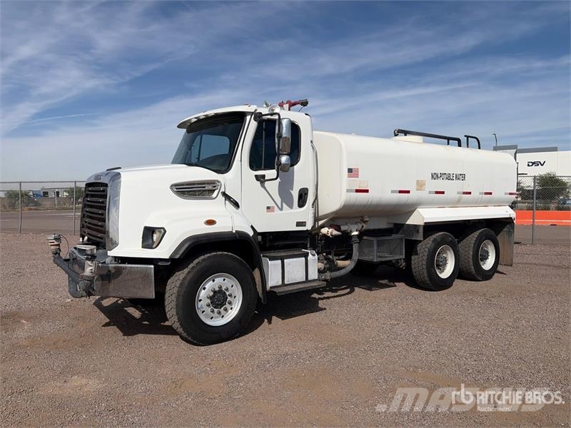 Freightliner 108SD Caminhão-pipa