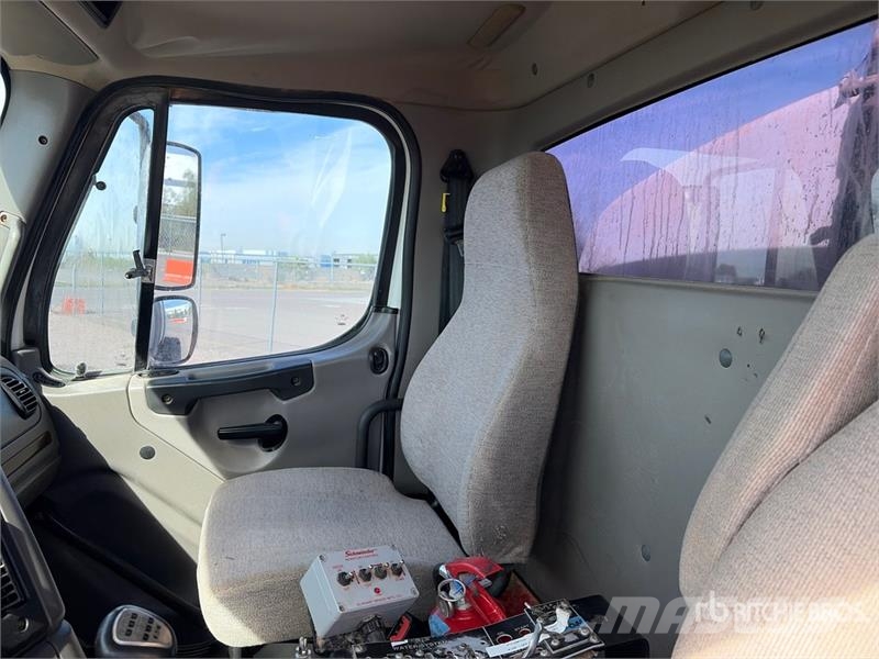 Freightliner 108SD Caminhão-pipa