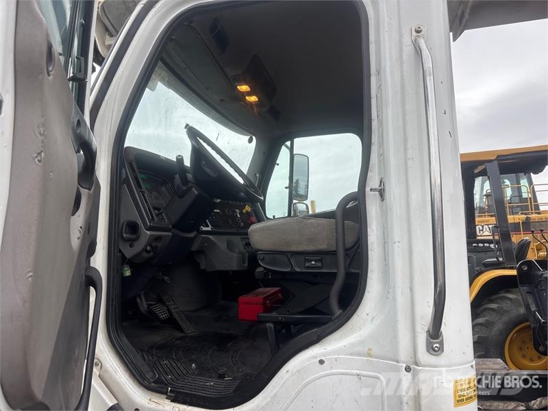 Freightliner 108SD Kamioni sa kranom