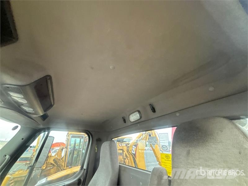 Freightliner 108SD Kamioni sa kranom