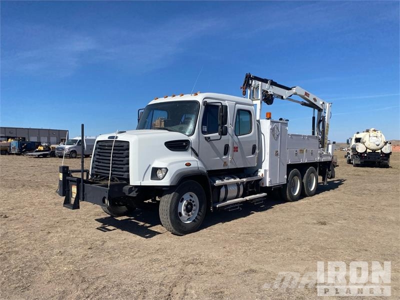 Freightliner 108SD Tovornjaki z žerjavom