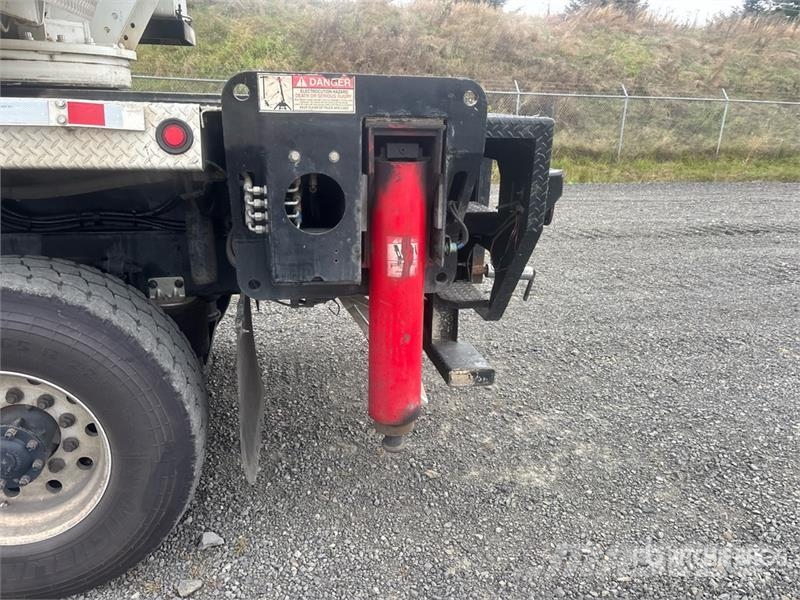 Freightliner 108SD Kamioni sa kranom