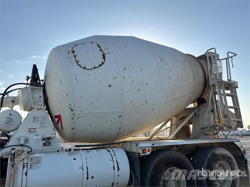 Freightliner 114SD 6x4 Mixer Truck Betonvedēji