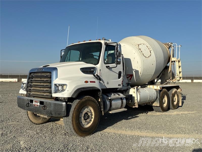 Freightliner 114SD 6x4 Mixer Truck Betonvedēji