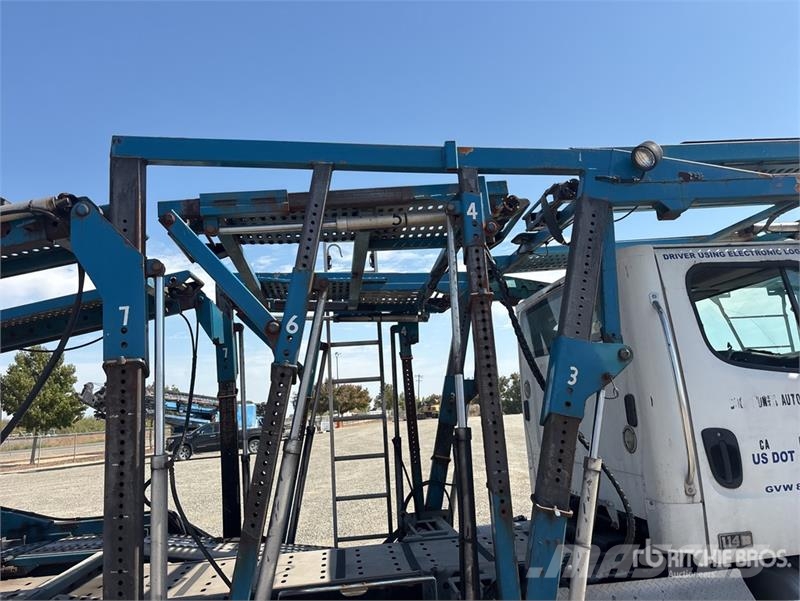Freightliner 114SD 6x4 Car Carrier Truck Transport vehicles