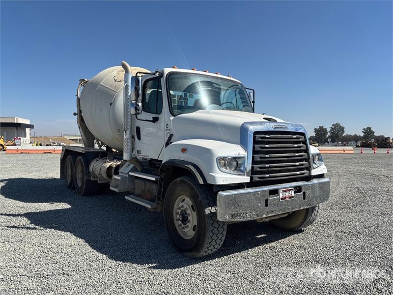 Freightliner 114SD 6x4 Mixer Truck Camiões de betão