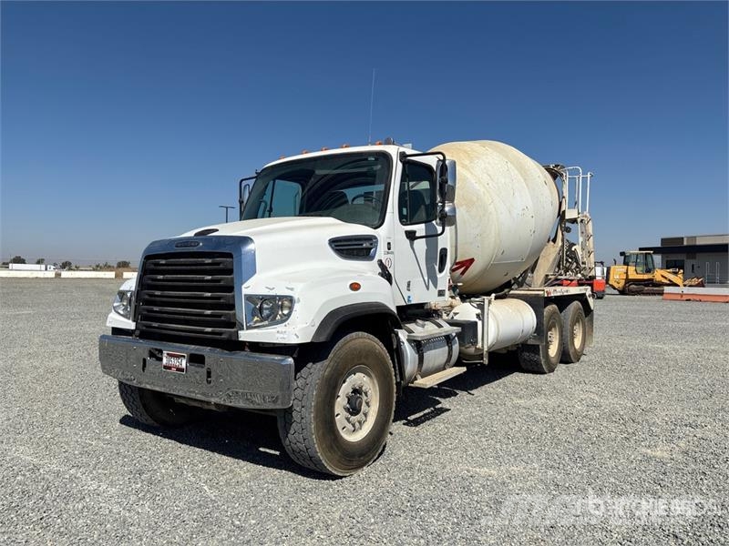 Freightliner 114SD 6x4 Mixer Truck Camiões de betão
