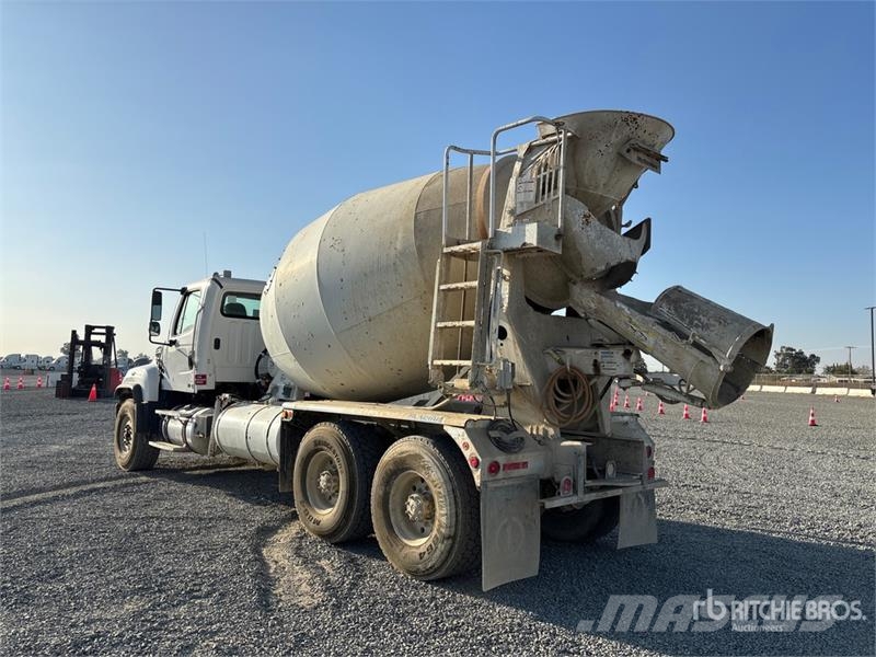 Freightliner 114SD 6x4 Mixer Truck Betonvedēji